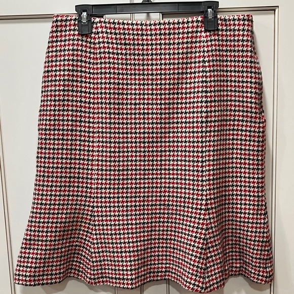 Talbots Dresses & Skirts - Talbots Wool Skirt Made in Italy and USA Size 16 Lined Houndstooth mini